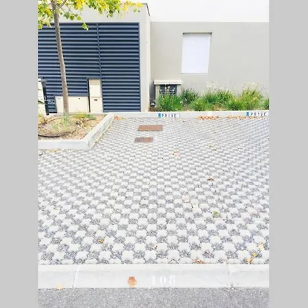 Apartment Nouvelle Vague Yourhosthelper