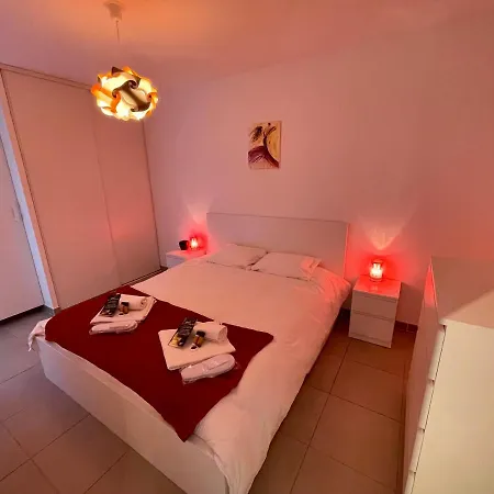 Nouvelle Vague Yourhosthelper Apartment Hyeres
